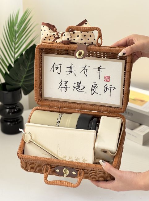 保温杯 &middot; 蓝牙音箱 &middot; 笔记本 礼盒